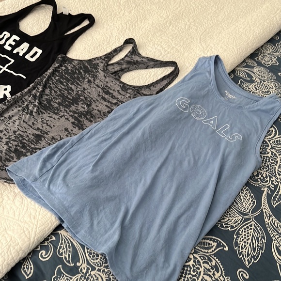 3 tank Tops Size Small - Picture 3 of 6